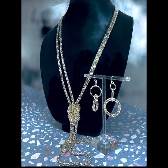 Unsigned Beauty Jewelry - Knotted Silver Tone Mesh Rope w/Matching Earrings